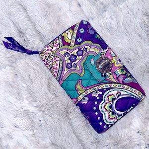 LIKE NEW! Vera Bradley RFID Turnlock Zip Around Wallet in Classic Purple Pink